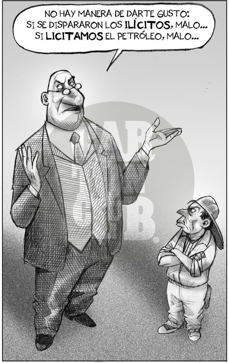Un funcionario se queja de que nunca puede quedar bien, pues lo critican tanto si se disparan los actos ilícitos como si se licitan los contratos petroleros.