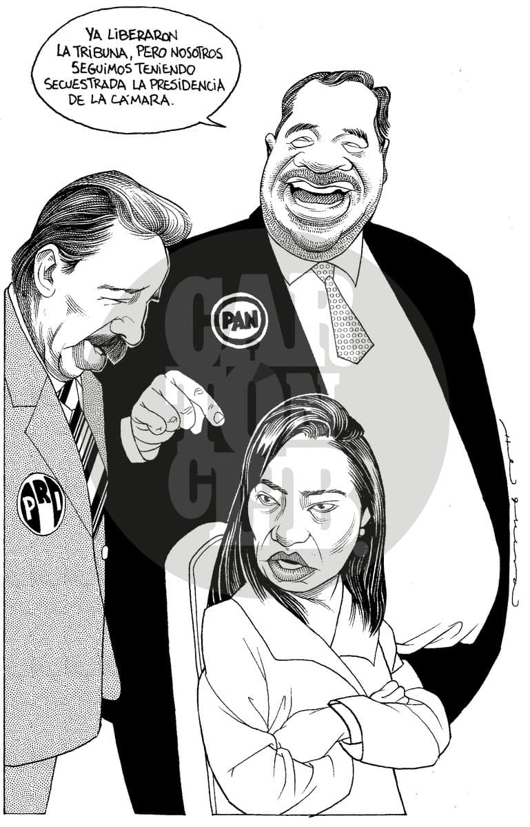 Dos legisladores identificados con distintos partidos se burlan frente a una compañera al comentar que, aunque liberaron la tribuna, siguen reteniendo la presidencia de la Cámara.