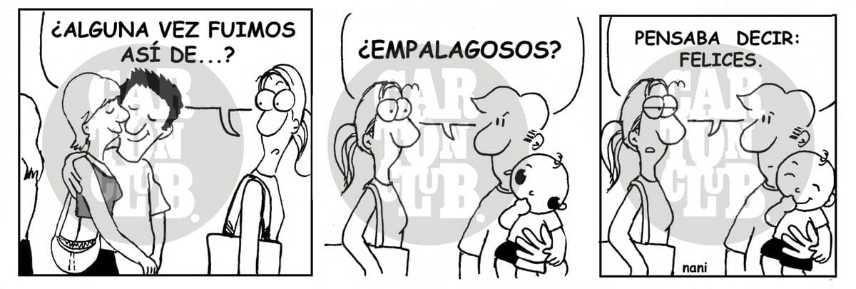 Una pareja con su bebé se pregunta si alguna vez fueron empalagosos, y el hombre aclara que quería decir felices.