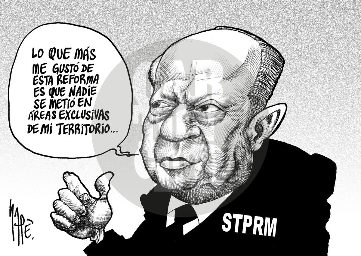 El líder del sindicato petrolero celebra que una reforma no haya tocado las áreas que controla como su territorio exclusivo.